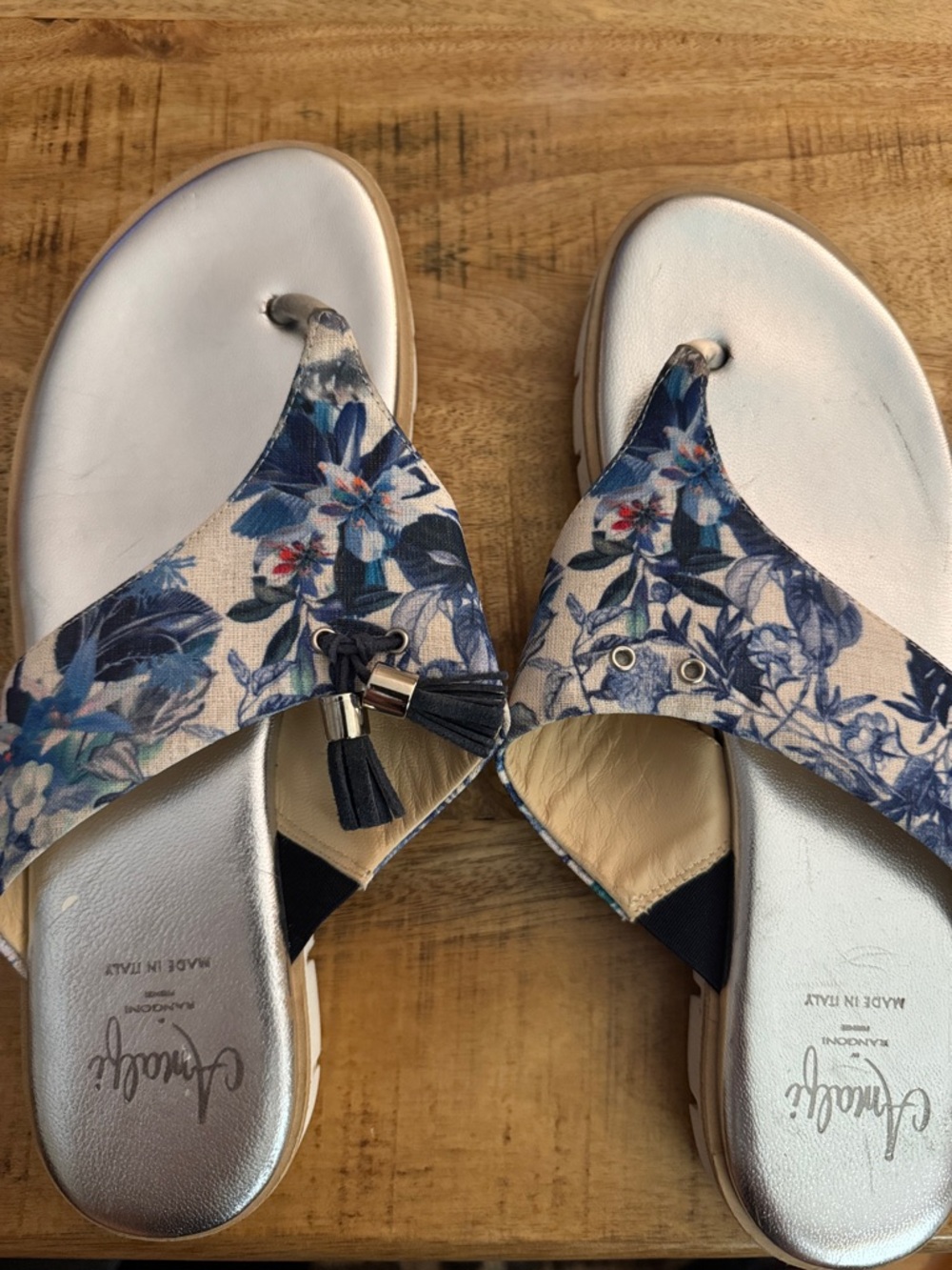 Amalfi Women's Navy Floral Tassel Thong Sandals made in Italy NEW 9.5 N